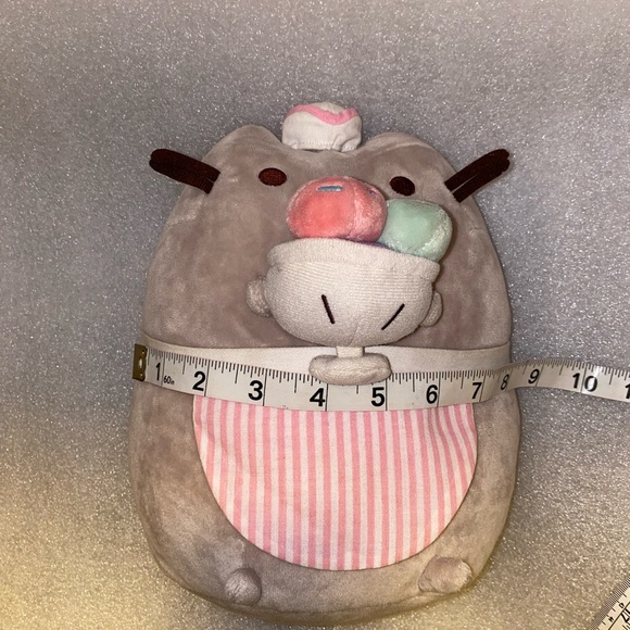 Pusheen ice cream sundae parlor vendor plush Claire’s exclusive - Picture 6 of 9